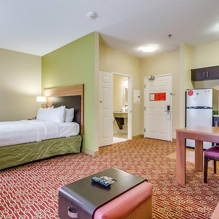 Towneplace Suites By Marriott Dallas Бедфорд Екстериор снимка