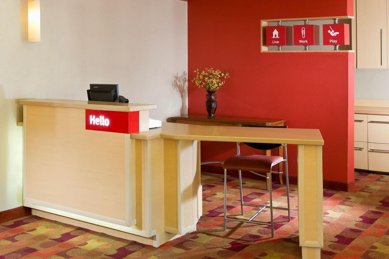 Towneplace Suites By Marriott Dallas Бедфорд Екстериор снимка