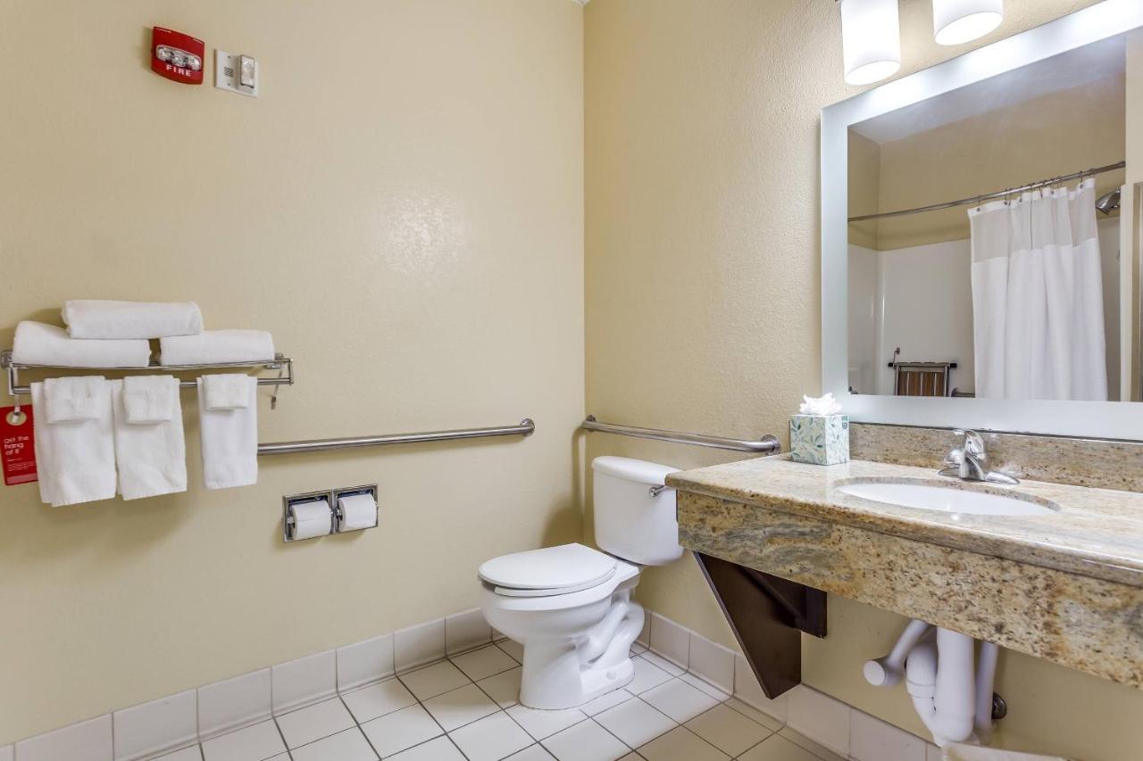 Towneplace Suites By Marriott Dallas Бедфорд Екстериор снимка