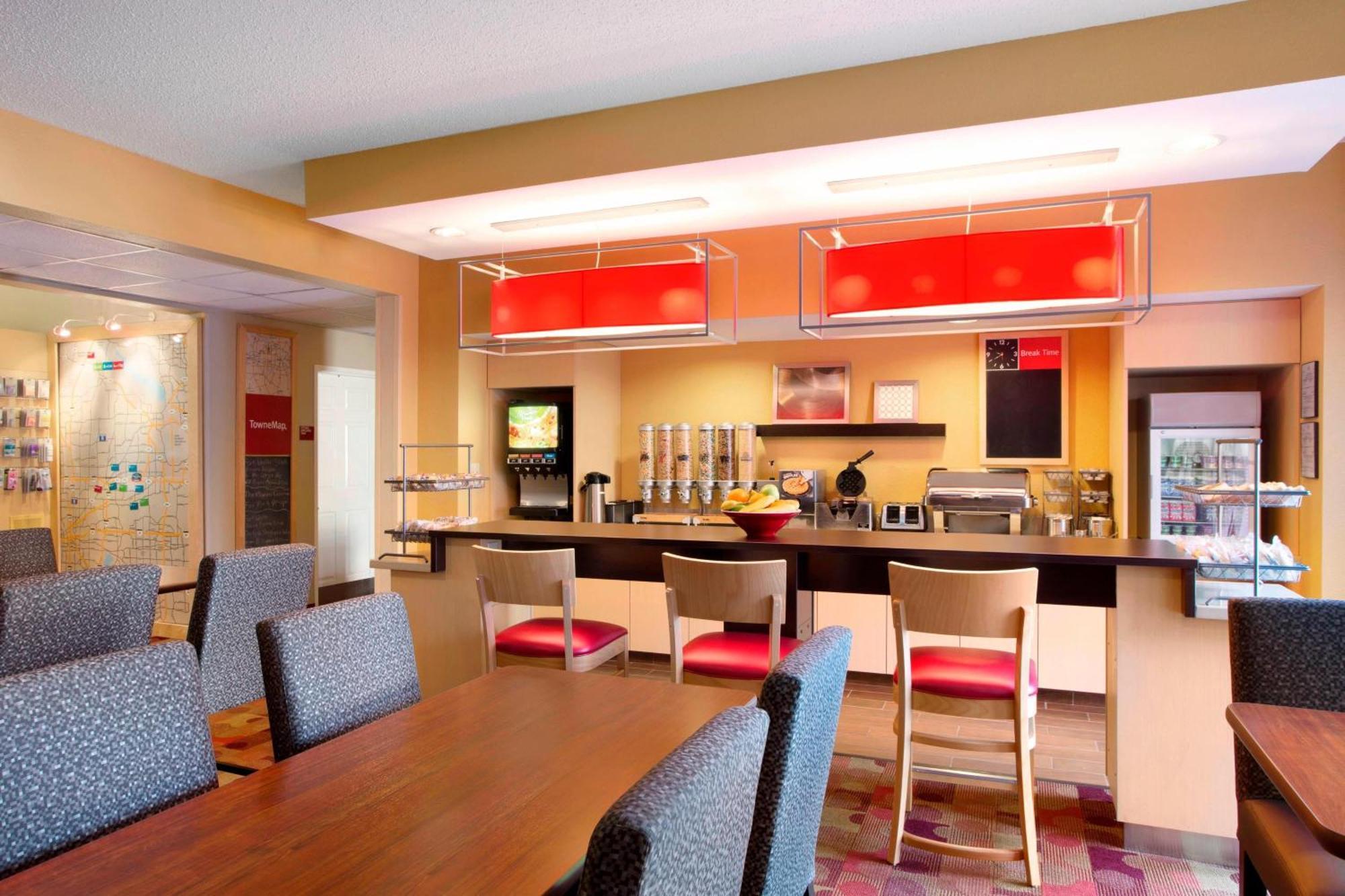 Towneplace Suites By Marriott Dallas Бедфорд Екстериор снимка