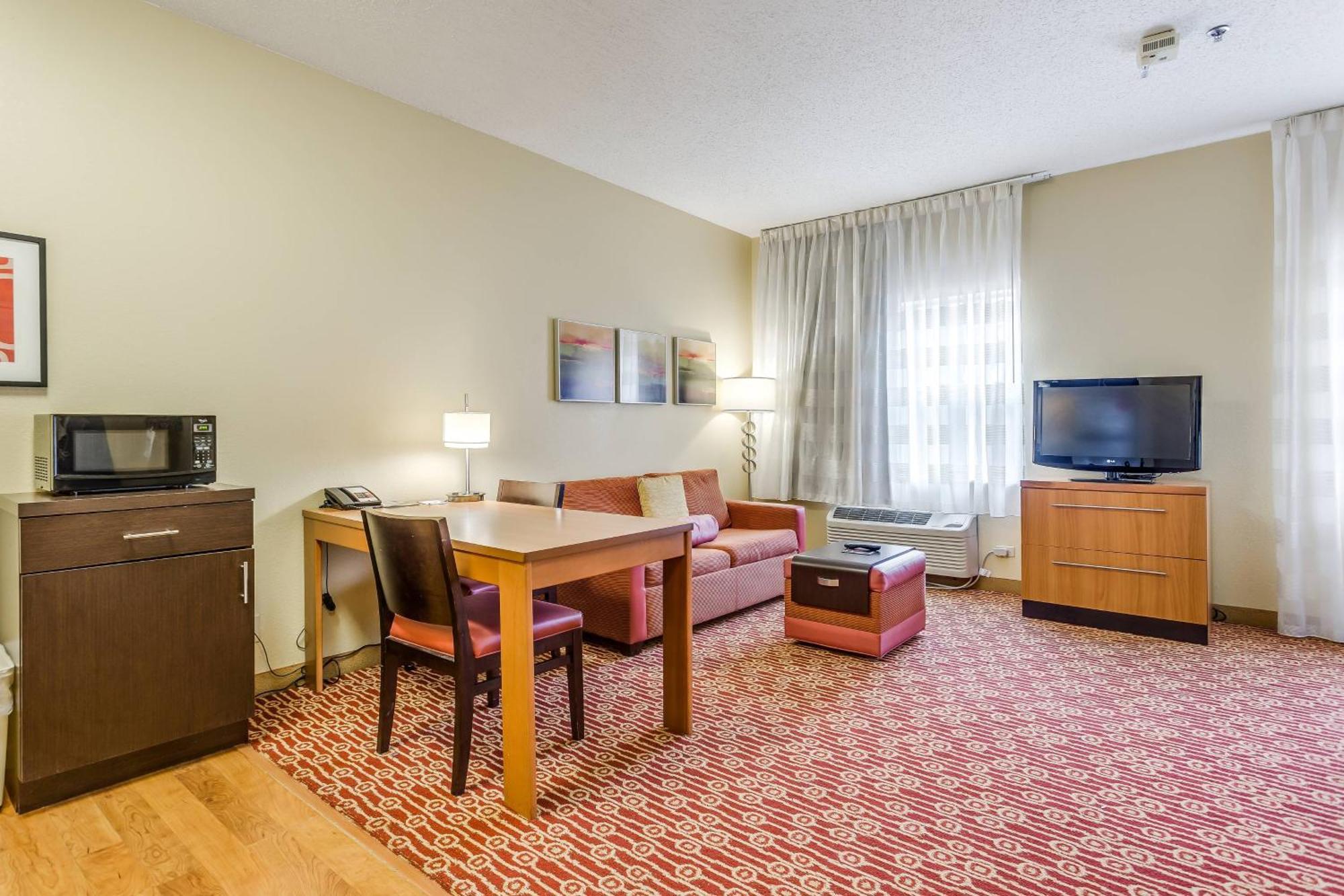 Towneplace Suites By Marriott Dallas Бедфорд Екстериор снимка